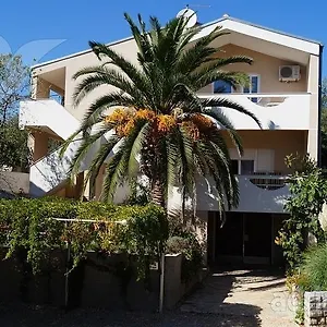 Nikolina Appartement